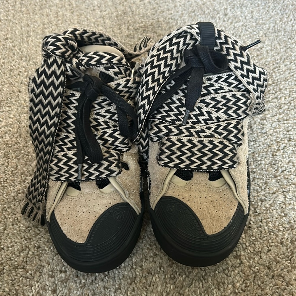 Gently Used Lavin Skater Sneaker